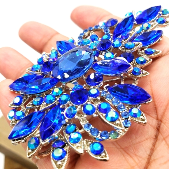 Vintage Brooch / Gleaming Blue Rhinestones / Mid-Century - Picture 1 of 7